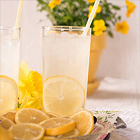 An image of a glass of lemonade